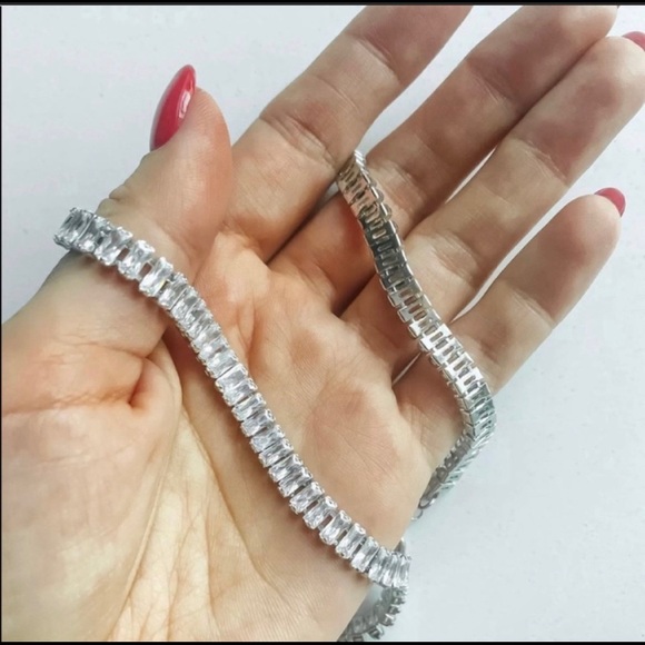 🔥Restock - HOST PICK-BAGUETTE NECKLACE - Picture 4 of 9